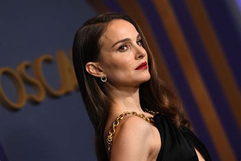 Natalie Portman Wore a Sexy LBD With Gen.